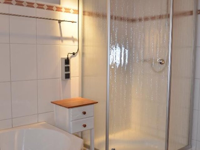 Dusche im Bad