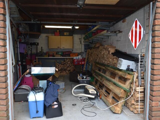 Garage, frei werdend