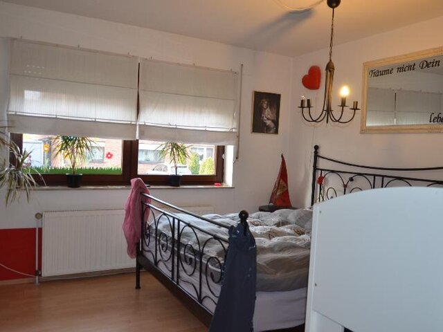 Schlafzimmer EG Bild 2