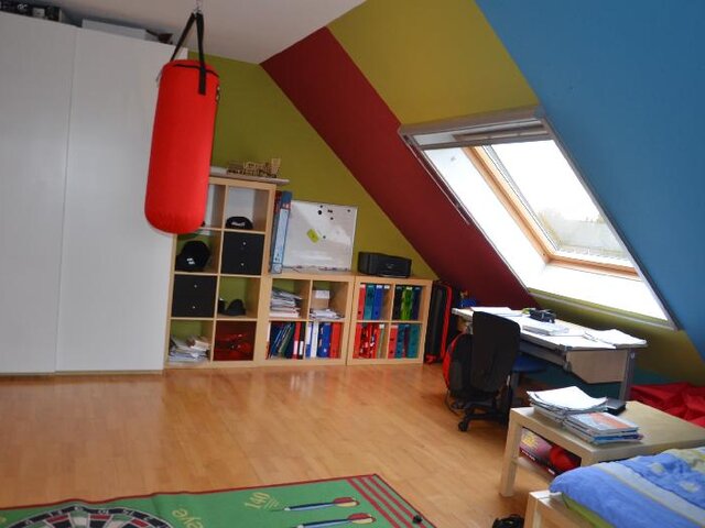 1. Kinderzimmer im DG Bild 2
