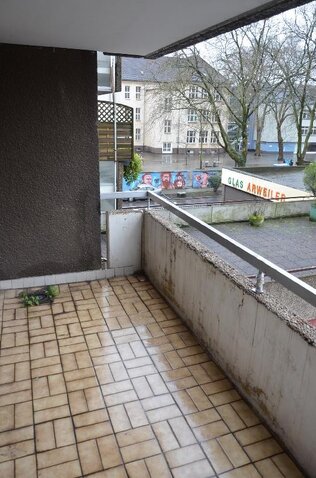 Balkon Richtung Straße
