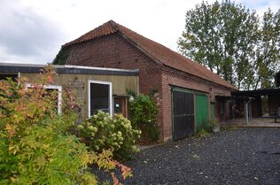 200 m² Scheune und ein Anbau