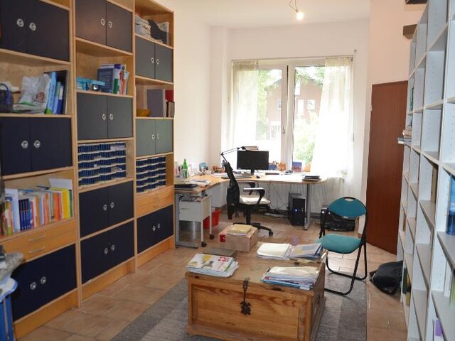 Erdgeschoss Büro zur Straße