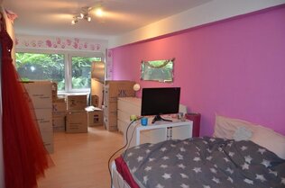 Souterrain zum Garten links