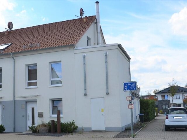 Vorderseite rechts Heizzentrale