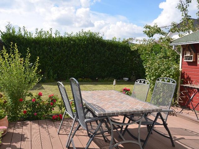 WPC-Terrasse + Garten