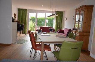 Ab Küche zur Terrasse