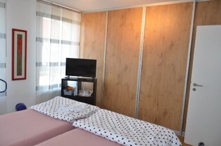 Schlafzimmer 1. OG Bild 2