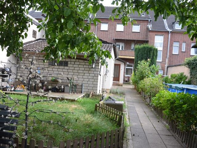Rückseite mit Garten