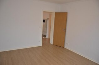Großes Zimmer zum Flur