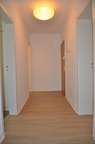 Flur vom Wohnzimmer aus