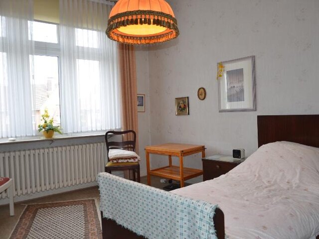 Schlafzimmer EG ab Flur