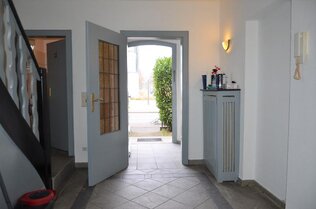 Vom Flur Richtung Hauseingang
