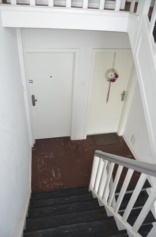 Treppenhaus, neue Türen