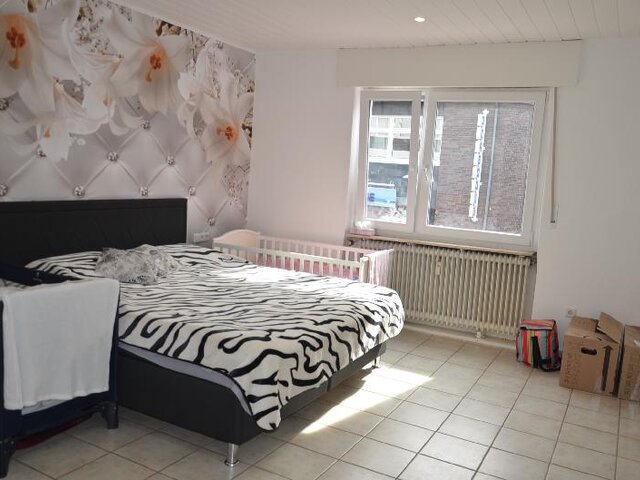 1. OG Schlafzimmer 1