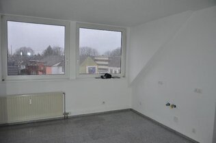 Vorderer Raum mit 2 Fenstern