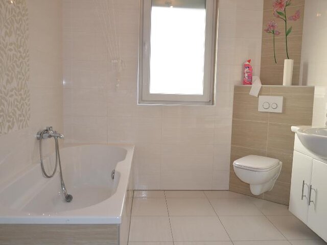 Badezimmer im 1. OG Whg. 1