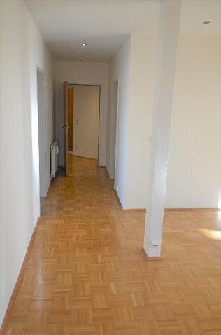 Flur Richtung Wohnungstüre