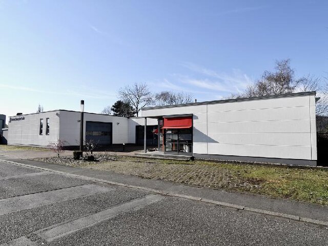 Vorderansicht,Bürotrakt rechts