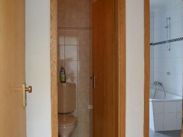 Wohnungseingang, Gäste-WC