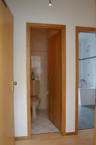 Wohnungseingang, Gäste-WC