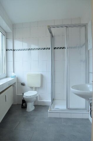 Bad en suite rechts