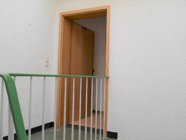 Treppenpodest vor Eingang