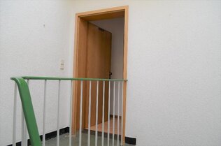 Treppenpodest vor Eingang