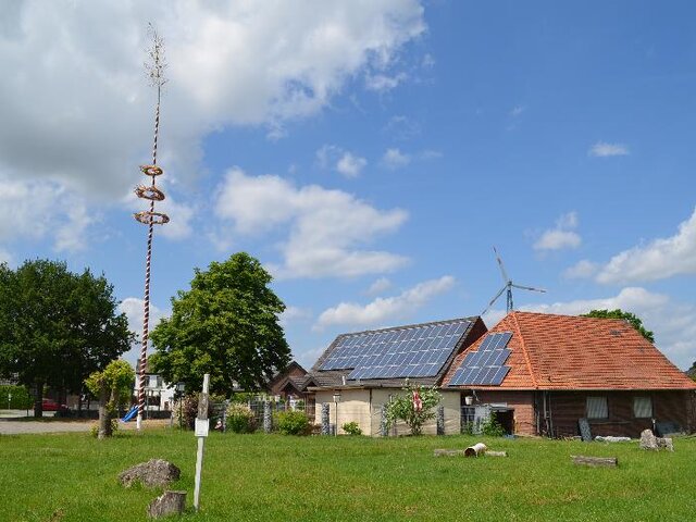 Großes Grundstück 7.929 m²