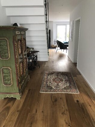 Treppenhaus ab Hauseingang