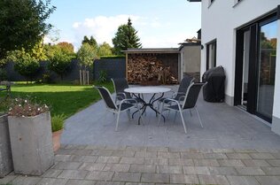 Terrasseüber gesamte Breite