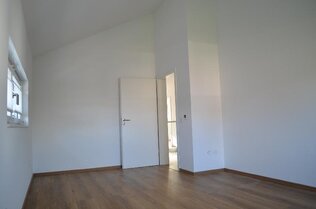 3. Zimmer Blick zum Flur