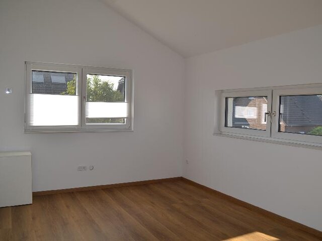 4. Zimmer zur Straße