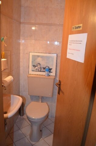 Gäste-WC ab Flur