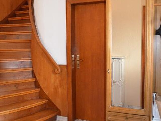 Diele und Treppenhaus im EG