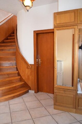 Diele und Treppenhaus im EG