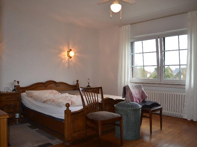 Schlafzimmer Hofseite rechts