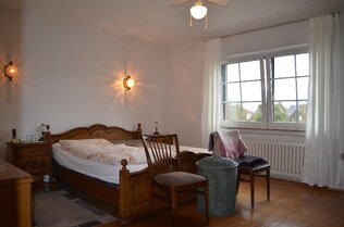 Schlafzimmer Hofseite rechts