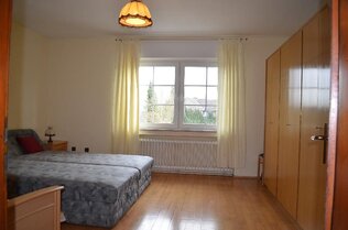 Schlafzimmer 2 im 1. OG