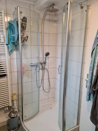 Dusche im Bad