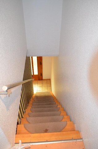 Treppe in das Ergeschoss