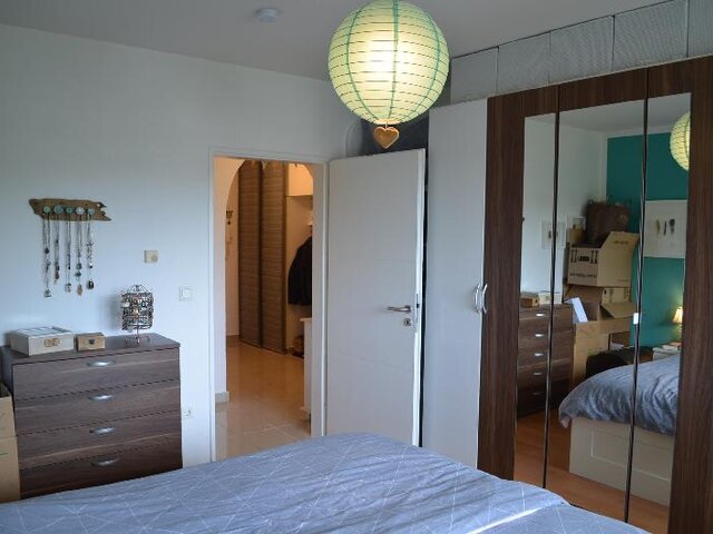 Schlafzimmer 1 zum Flur