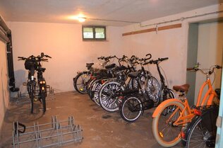 1 von 2 Fahrradkellern