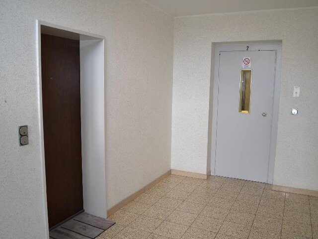 Treppenabsatz; Aufzug