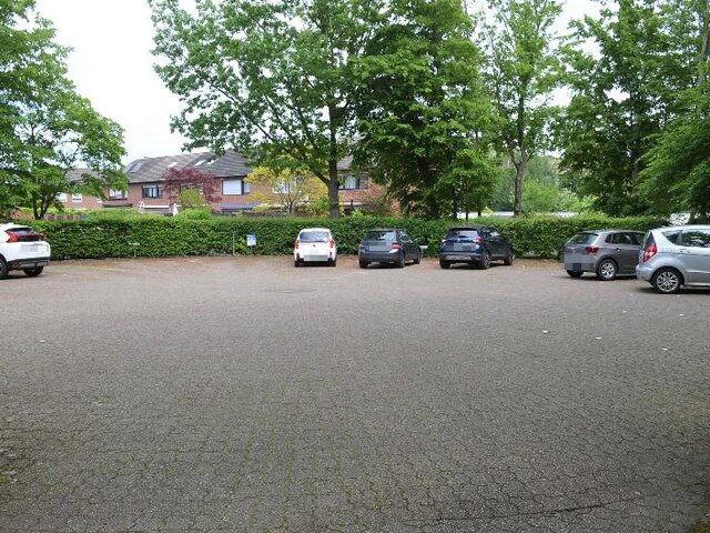 1 eigener Stellplatz vor dem Haus