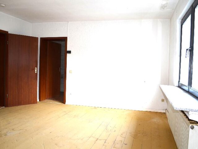 Wohnung 3 Wohnzimmer geräumt