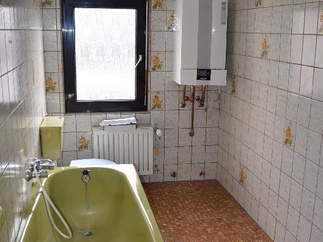 Wohnung 3 Bad Bild 1 geräumt