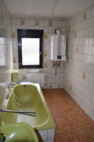 Wohnung 3 Bad Bild 1 geräumt
