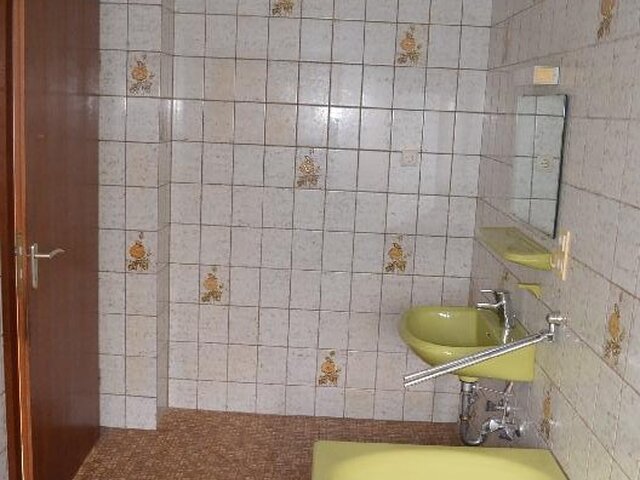 Wohnung 3 Bad Bild 2 geräumt