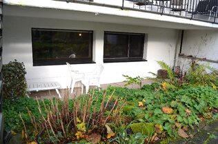 Souterrain mit Terrasse